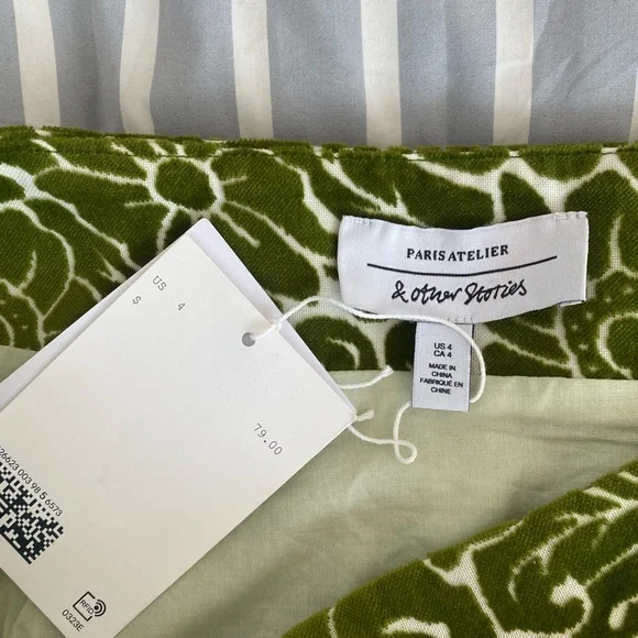 & Other Stories green floral mini skirt - Picture 3 of 7